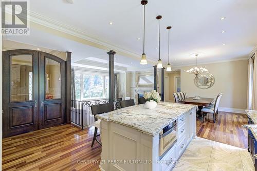 1649 Wedmore Way, Mississauga, ON - Indoor Photo Showing Kitchen With Upgraded Kitchen