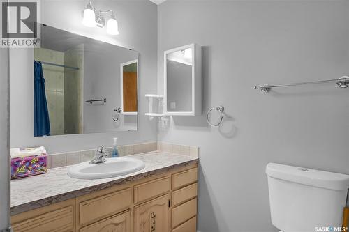 3006 33Rd Street W, Saskatoon, SK - Indoor Photo Showing Bathroom