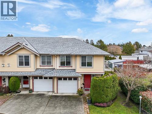 7 2715 Shelbourne St  Victoria, BC V8R 4M3