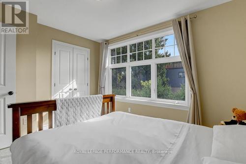 318 Iona Street, Ottawa, ON - Indoor Photo Showing Bedroom