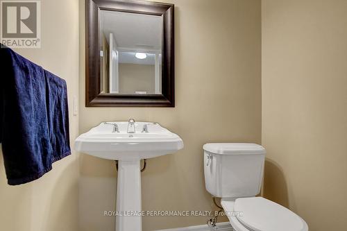 318 Iona Street, Ottawa, ON - Indoor Photo Showing Bathroom