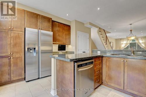 318 Iona Street, Ottawa, ON - Indoor Photo Showing Kitchen With Stainless Steel Kitchen