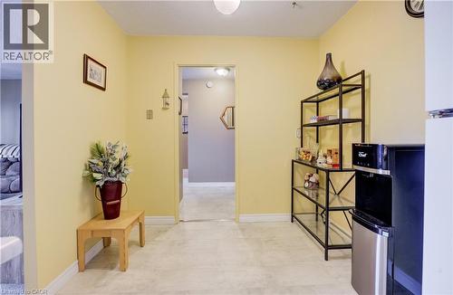 225 HARVARD Place Unit# 911  Waterloo, ON N2J 4H4