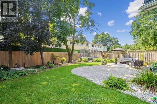 5042 Brady Avenue, Burlington, ON - Outdoor With Backyard