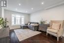 5042 Brady Avenue, Burlington, ON  - Indoor Photo Showing Living Room 