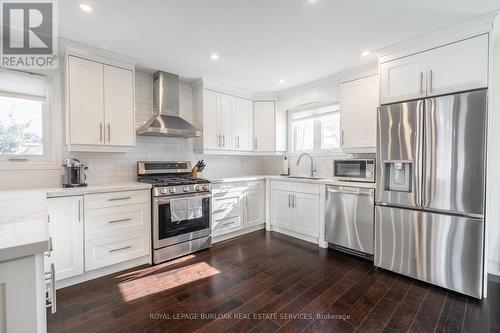 5042 Brady Avenue, Burlington, ON - Indoor Photo Showing Kitchen With Stainless Steel Kitchen With Upgraded Kitchen