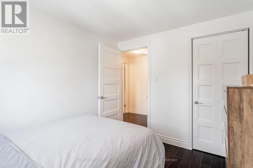 5042 Brady Avenue, Burlington, ON - Indoor Photo Showing Bedroom