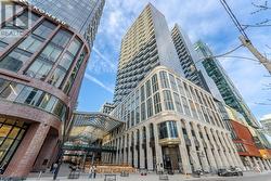 2215 - 470 FRONT STREET W  Toronto, ON M5V 0V6