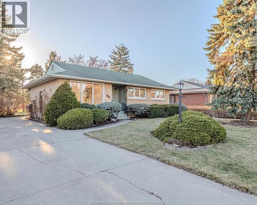 3891 LONGFELLOW  Windsor, ON N9G 2B4