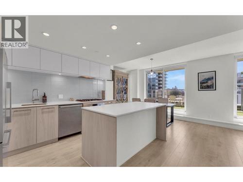 405 680 SEYLYNN CRESCENT  North Vancouver, BC V7J 0B5