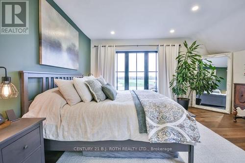 1803 Old Second Road N, Springwater, ON - Indoor Photo Showing Bedroom