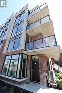 4TH - 57-861 SHEPPARD AVENUE W Toronto, ON M3H 2T5