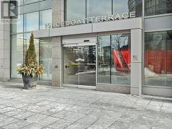 1105 - 15 ICEBOAT TERRACE  Toronto, ON M5V 4A5