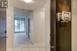1010 - 2221 YONGE STREET  Toronto, ON M4S 2B4