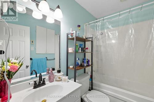75 Glass Avenue, London East (East N), ON - Indoor Photo Showing Bathroom