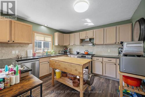 75 Glass Avenue, London East (East N), ON - Indoor Photo Showing Kitchen