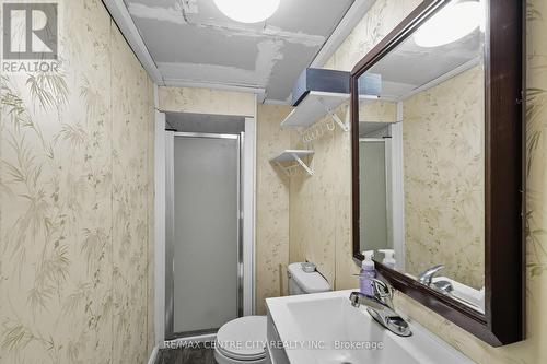 75 Glass Avenue, London East (East N), ON - Indoor Photo Showing Bathroom