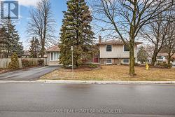 70 ELMGROVE CRESCENT  London South (South N), ON N6J 4H1