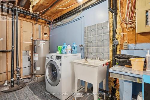 77 Tall Pines Drive, Tiny, ON - Indoor Photo Showing Laundry Room