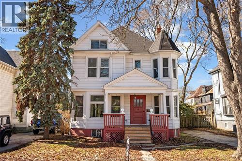 631 CHURCH  Windsor, ON N9A 4T5