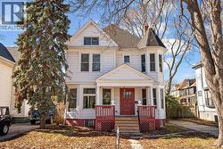 631 CHURCH  Windsor, ON N9A 4T5