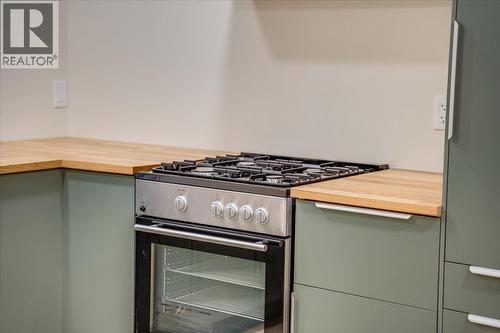 1408 Meadowbrook Drive, Castlegar, BC - Indoor Photo Showing Kitchen