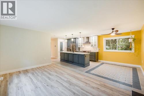 1408 Meadowbrook Drive, Castlegar, BC - Indoor