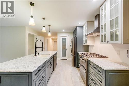 1408 Meadowbrook Drive, Castlegar, BC - Indoor Photo Showing Kitchen With Upgraded Kitchen
