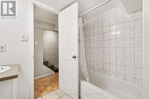 132 Beausoleil Drive, Ottawa, ON - Indoor Photo Showing Bathroom
