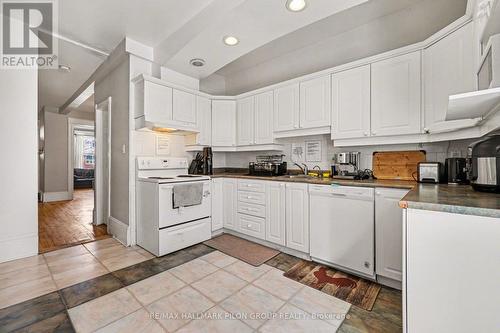 132 Beausoleil Drive, Ottawa, ON - Indoor Photo Showing Kitchen