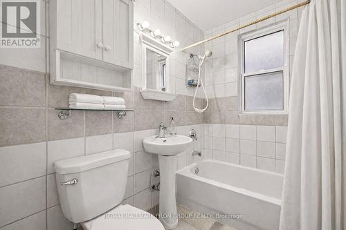 132 Beausoleil Drive, Ottawa, ON - Indoor Photo Showing Bathroom