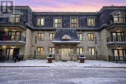 306 - 200 COLLIER STREET  Barrie, ON L4M 1H7