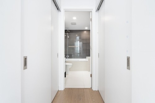Closet - 1003-1188 Rue St-Antoine O., Montréal (Ville-Marie), QC - Indoor Photo Showing Other Room