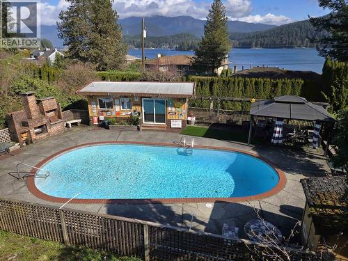 534 Beachview Drive, North Vancouver, BC - Outdoor With In Ground Pool