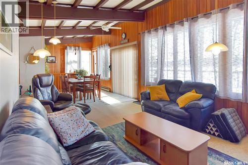 208-210 Criddle Avenue, Crooked Lake, SK - Indoor Photo Showing Living Room