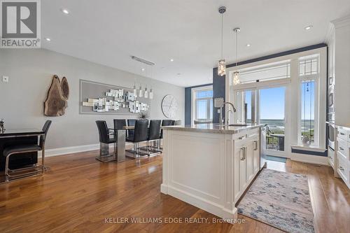 1081 Beach Boulevard, Hamilton, ON - Indoor Photo Showing Kitchen With Upgraded Kitchen
