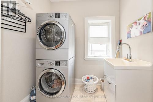1081 Beach Boulevard, Hamilton, ON - Indoor Photo Showing Laundry Room