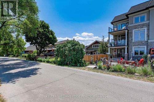 1081 Beach Boulevard, Hamilton, ON - Outdoor