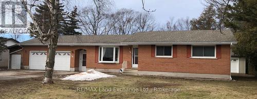 16 PENETANGORE ROW S  Huron-Kinloss, ON N2Z 2N6