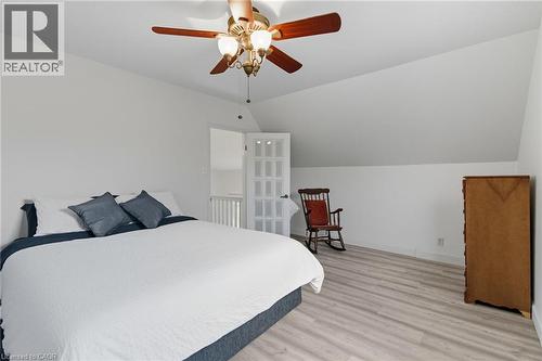 157 East 5Th Street, Hamilton, ON - Indoor Photo Showing Bedroom
