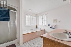 Primary Ensuite with tub and shower - 
