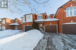 29 BREEZEWAY CRESCENT  Richmond Hill, ON L4S 1V7