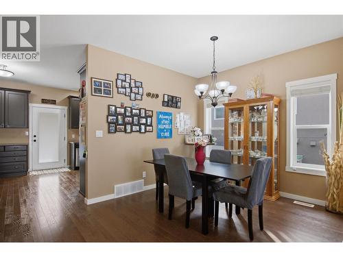 2920 Valleyview Drive Unit# 102, Kamloops, BC - Indoor Photo Showing Dining Room