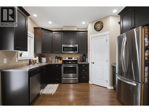2920 Valleyview Drive Unit# 102, Kamloops, BC - Indoor Photo Showing Kitchen