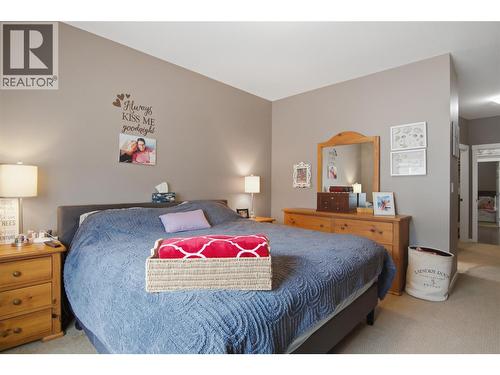 2920 Valleyview Drive Unit# 102, Kamloops, BC - Indoor Photo Showing Bedroom