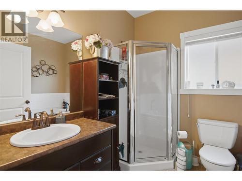 2920 Valleyview Drive Unit# 102, Kamloops, BC - Indoor Photo Showing Bathroom