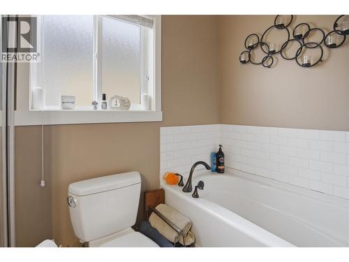 2920 Valleyview Drive Unit# 102, Kamloops, BC - Indoor Photo Showing Bathroom