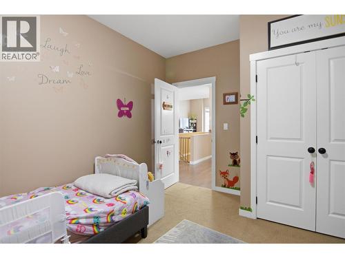 2920 Valleyview Drive Unit# 102, Kamloops, BC - Indoor Photo Showing Bedroom