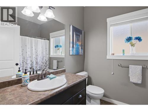 2920 Valleyview Drive Unit# 102, Kamloops, BC - Indoor Photo Showing Bathroom
