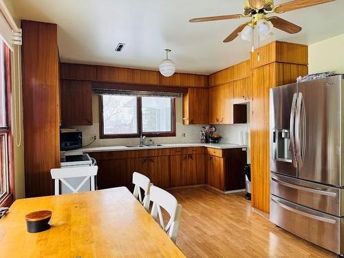 Alexander, Manitoba - Indoor Photo Showing Kitchen